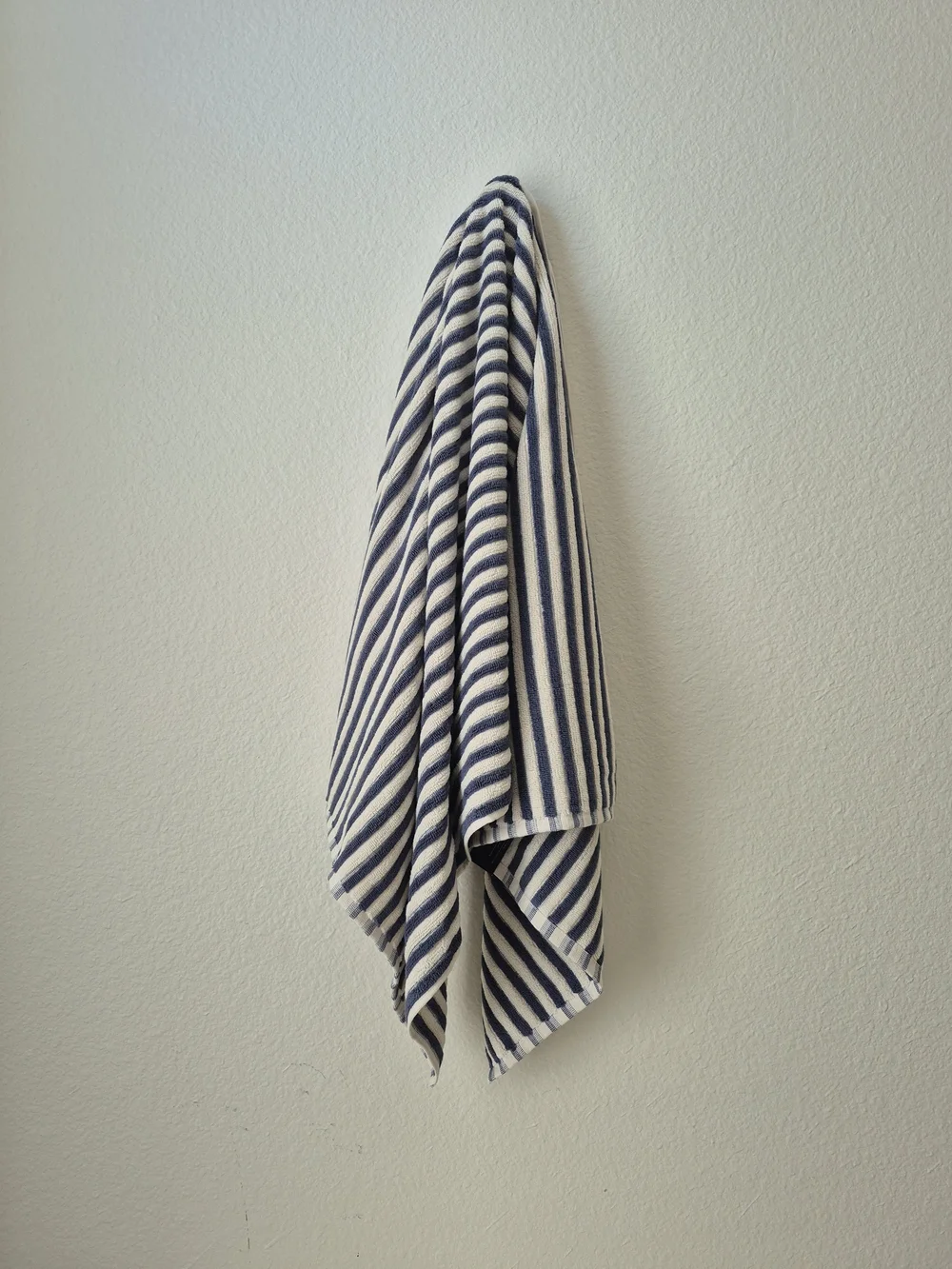 1pc Bath towel Brooks Brothers 100% cotton Turkish Towel, Navy Cream Striped